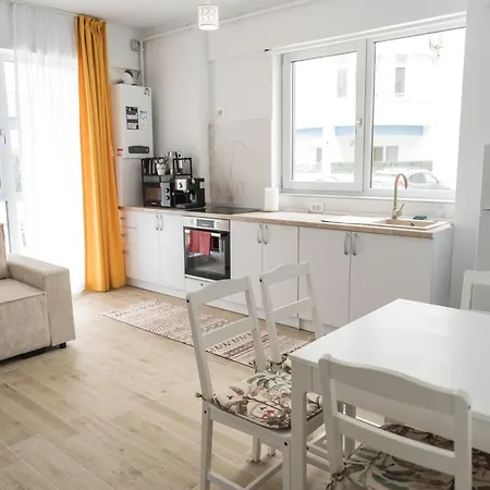 Relaxing By The Sea Mamaia Nord Apartment *